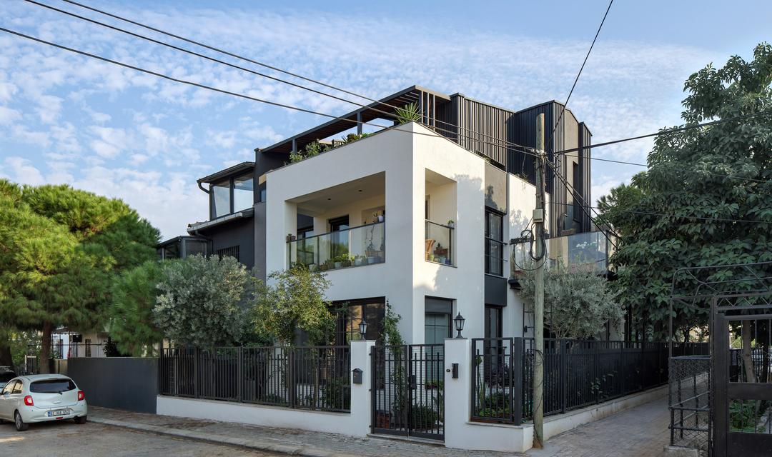 Balcova House