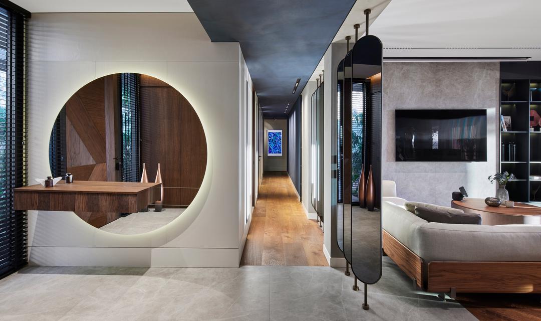 S House
